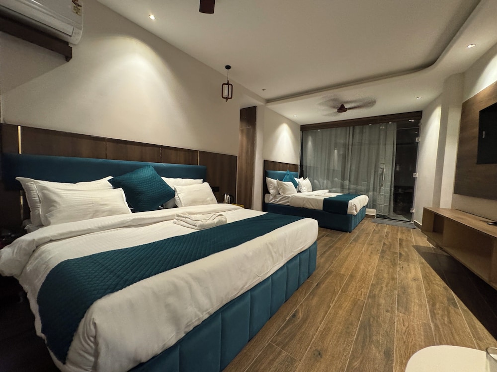 Deluxe Quadruple Room