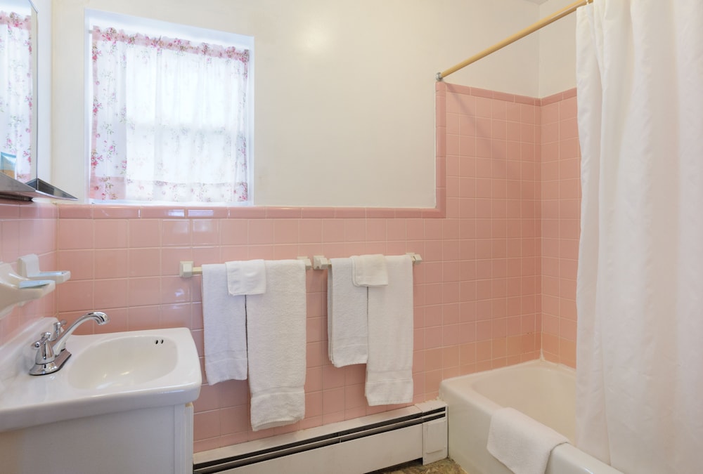 Deluxe Double Room, 2 Double Beds, Non Smoking, Private Bathroom photo 2