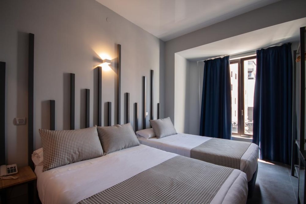 Triple Room, City View photo 2