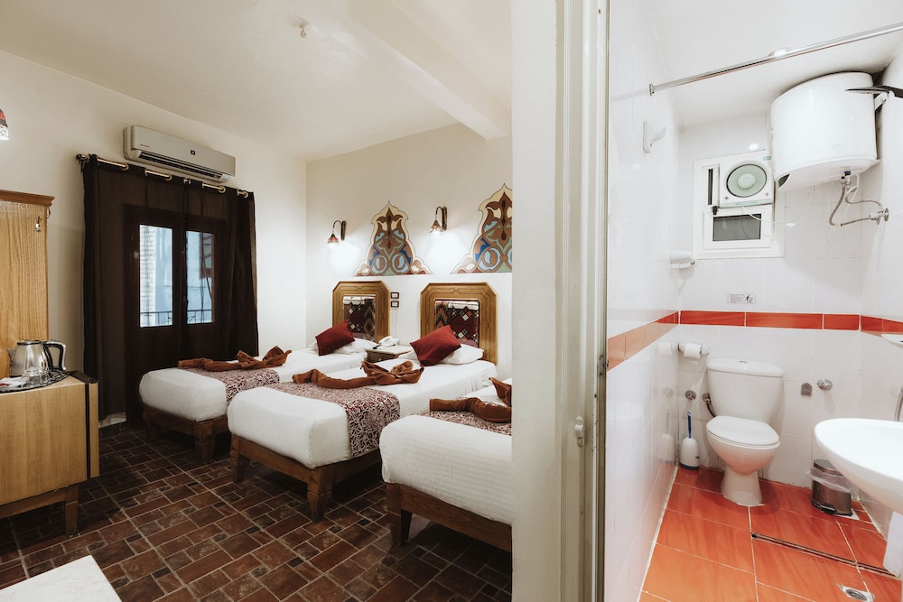 Traditional Triple Room photo 2