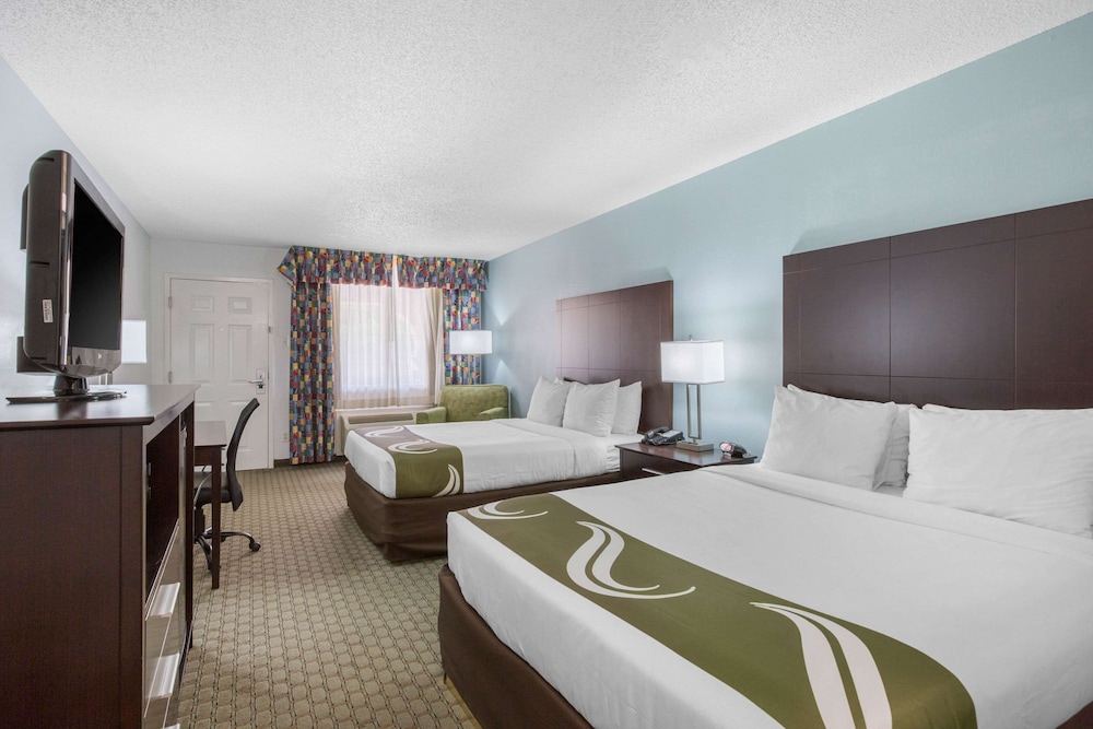 Standard Room, 2 Queen Beds, Non Smoking - Photo 3