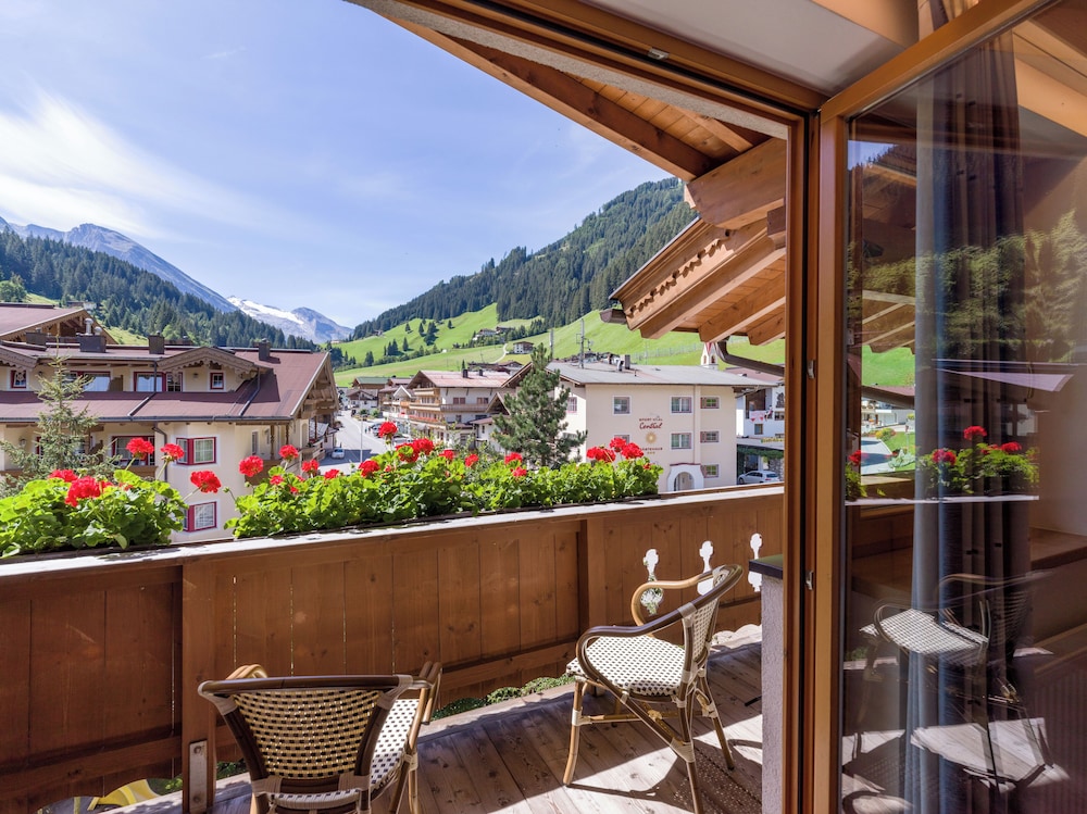 Comfort Suite, 2 Bedrooms, Non Smoking, Mountain View photo 1