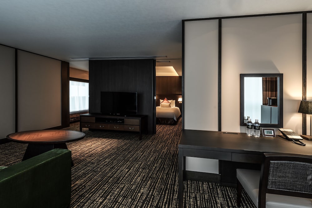Master Suite Room, Club Lounge Access, 65 sqm, 2 Semi Double Beds, Non Smoking photo 3