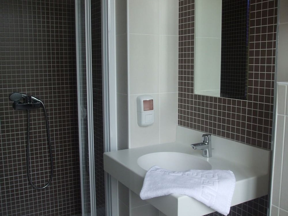 Double Room, 1 Queen Bed, Non Smoking photo 2