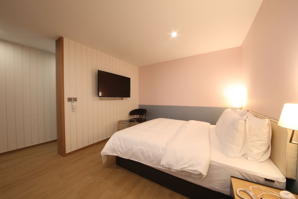Standard Double Room, City View