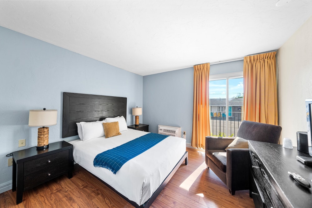 Comfort Room, Balcony