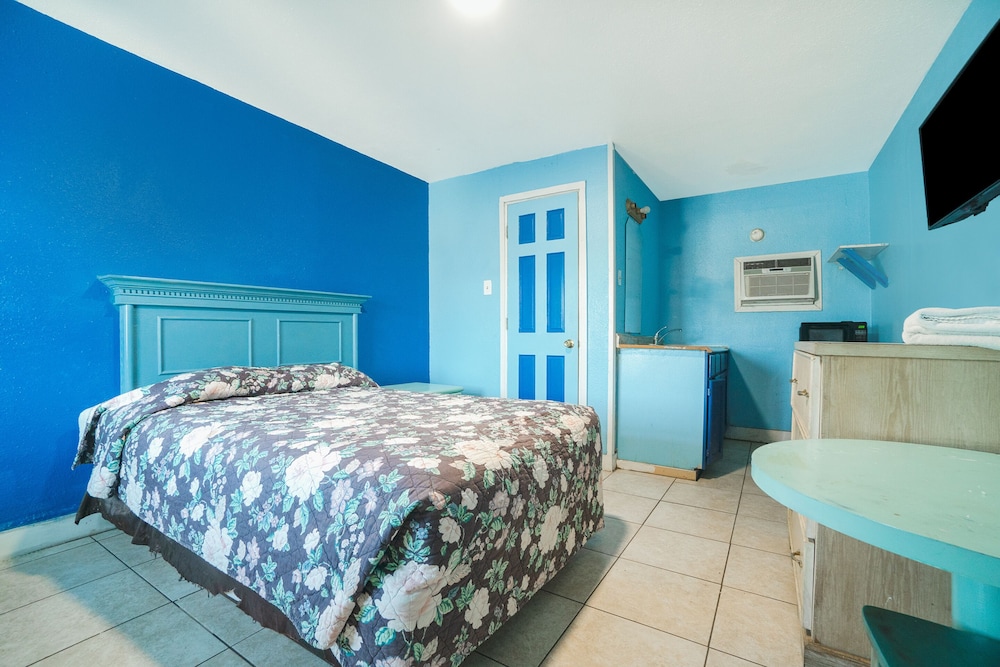 Room, 1 Double Bed, Smoking - Photo 3