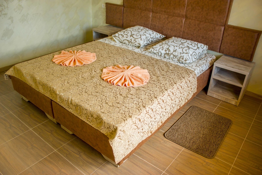 Standard Quadruple Room, Pool Access photo 1
