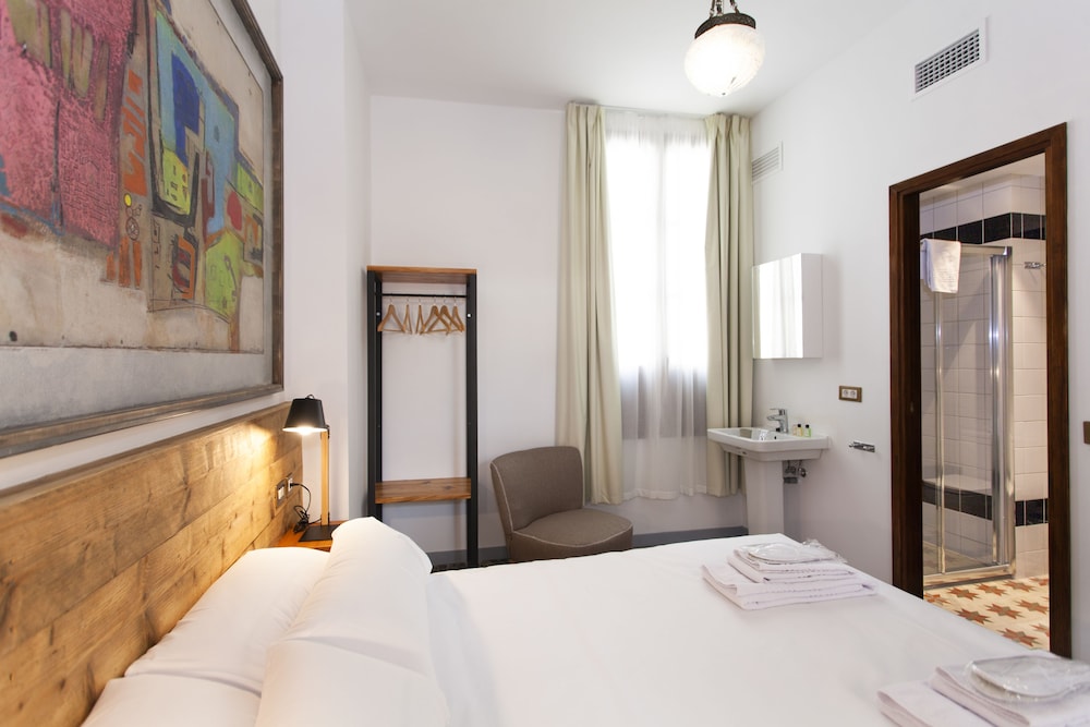 Classic Double Room, 1 Queen Bed, City View - Photo 11