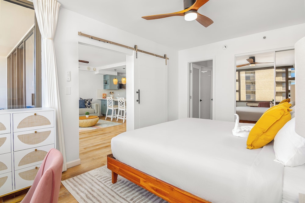 Premium Remodeled Condo with Ocean View and Parking: Condo, 1 Bedroom, Ocean View (0120) photo