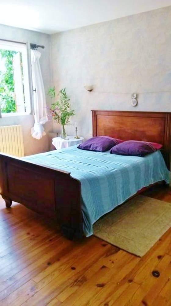Standard Double Room, Shared Bathroom photo 1