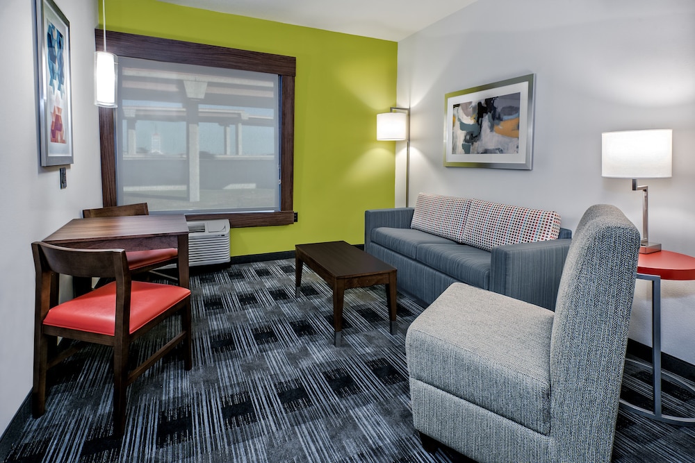 Suite, 2 Queen Beds, Accessible photo 3