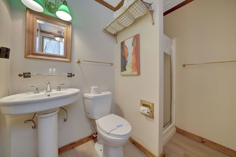 Double Room - Photo 8