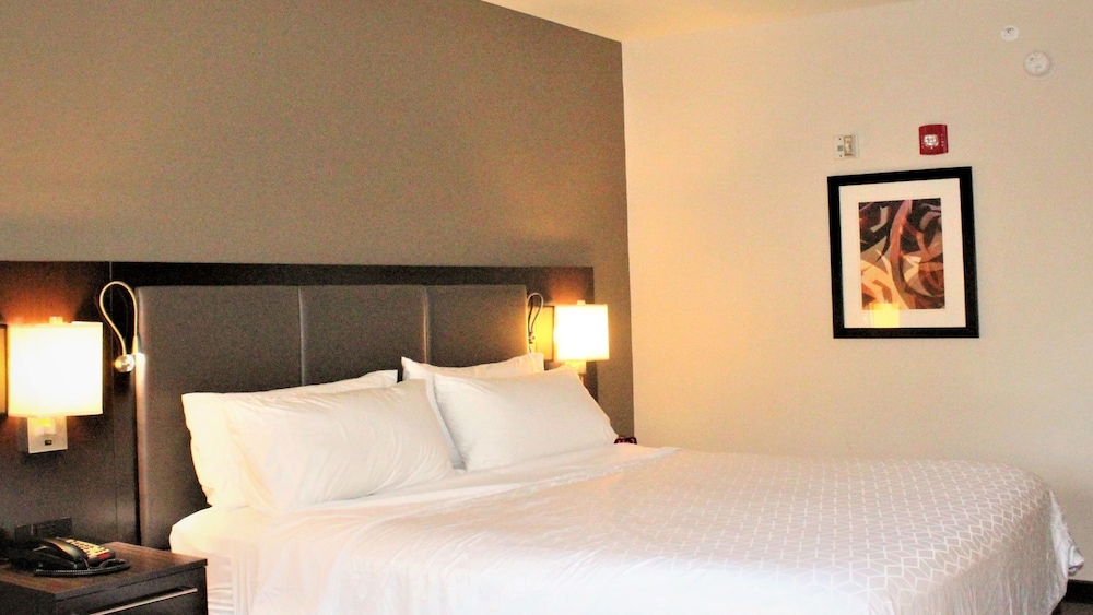 Suite, 2 Queen Beds, Accessible - Photo 3