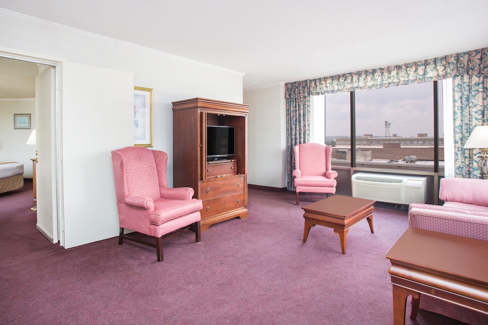 Suite, 1 King Bed, Non Smoking (Jack Nicklause Suite)