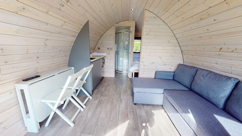 Luxury Glamping Pod (Dog/Pet Friendly) photo 3