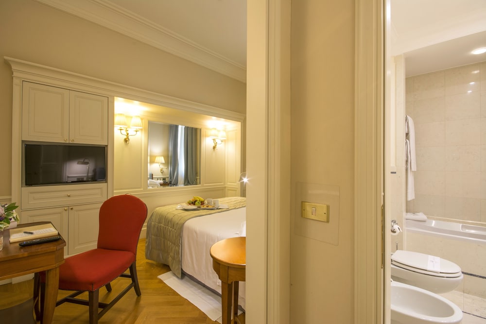 Classic Double Room, 1 King Bed - Photo 5