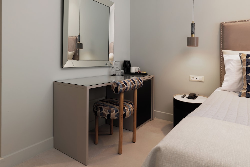 Deluxe Double or Twin Room, Sea View