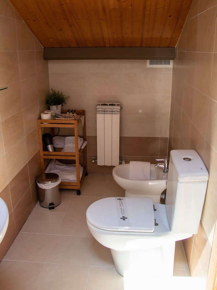 Triple - Attic - Photo 4