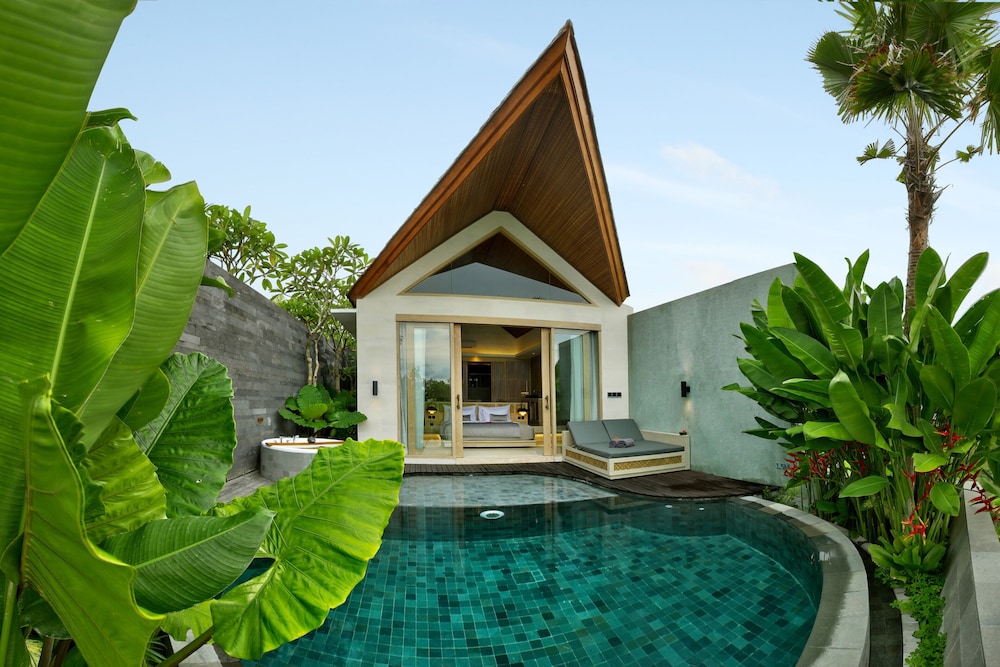 Royal Smart 1 Bedroom Villa with Private Pool & Hot Tub - Photo 1