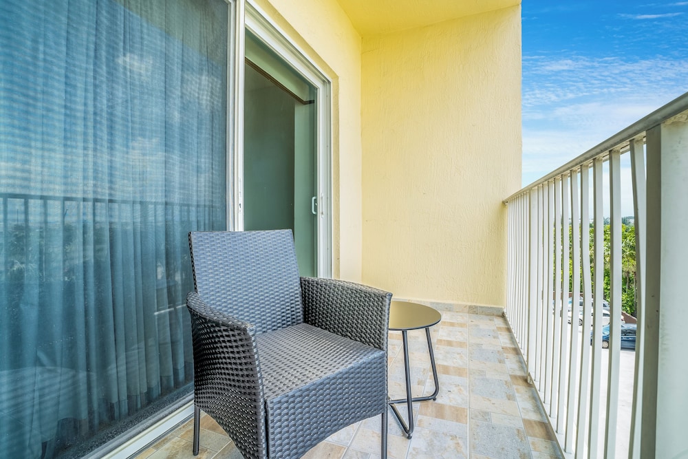 South River Suites — photo 53