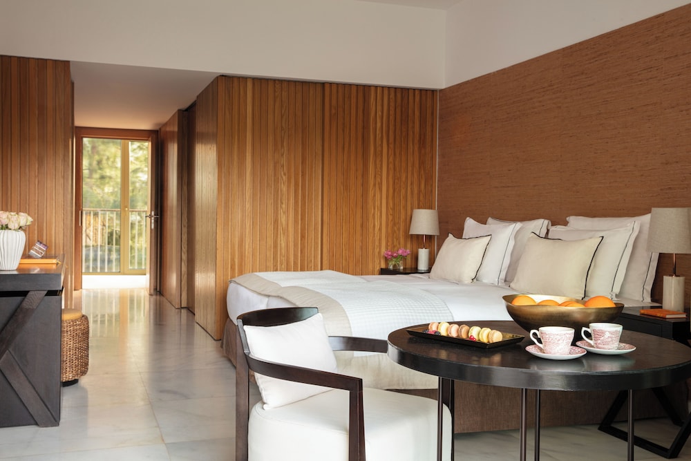 Deluxe Room, 2 Twin Beds, Balcony - Photo 1