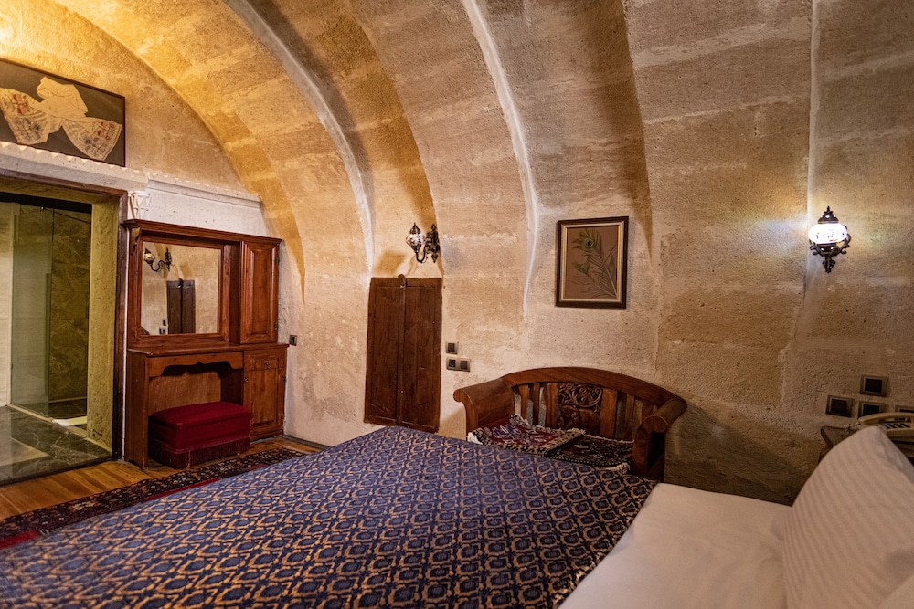 Cave Suite - Photo 6