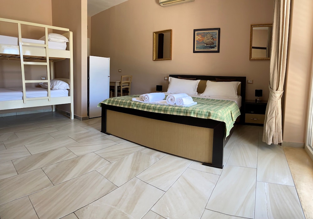 Superior Quadruple Room, Garden View