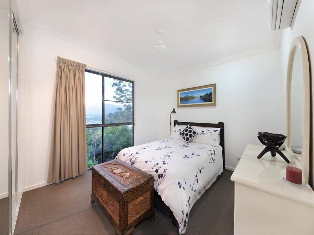House, 4 Bedrooms photo 3