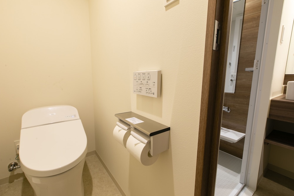 Superior Twin Room, Non Smoking - Photo 15