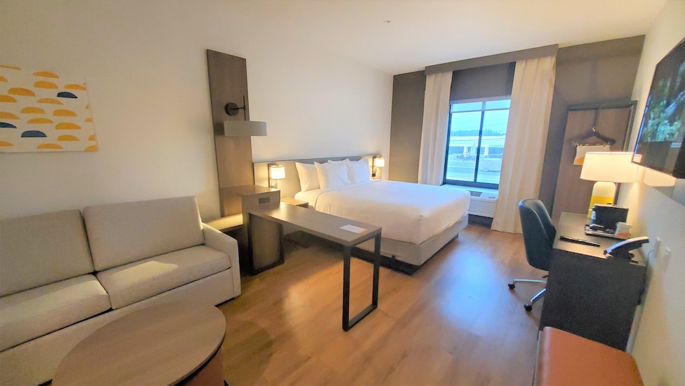 Suite, 1 King Bed with Sofa bed, Accessible, Non Smoking (Accessible Tub) - Photo 2