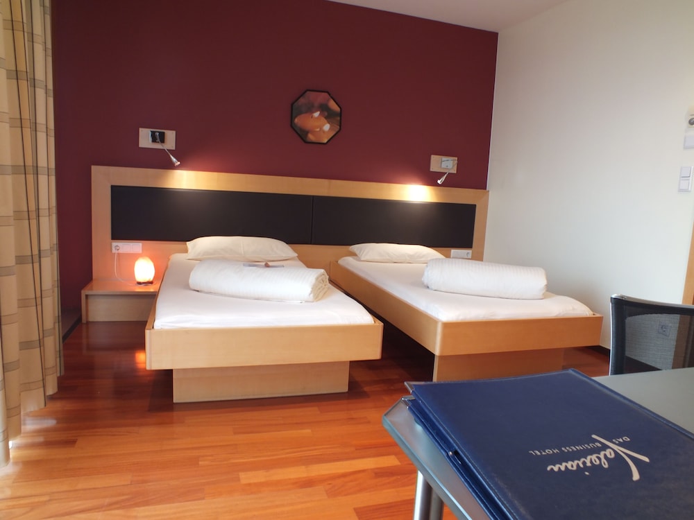 Standard Double or Twin Room - Photo 6