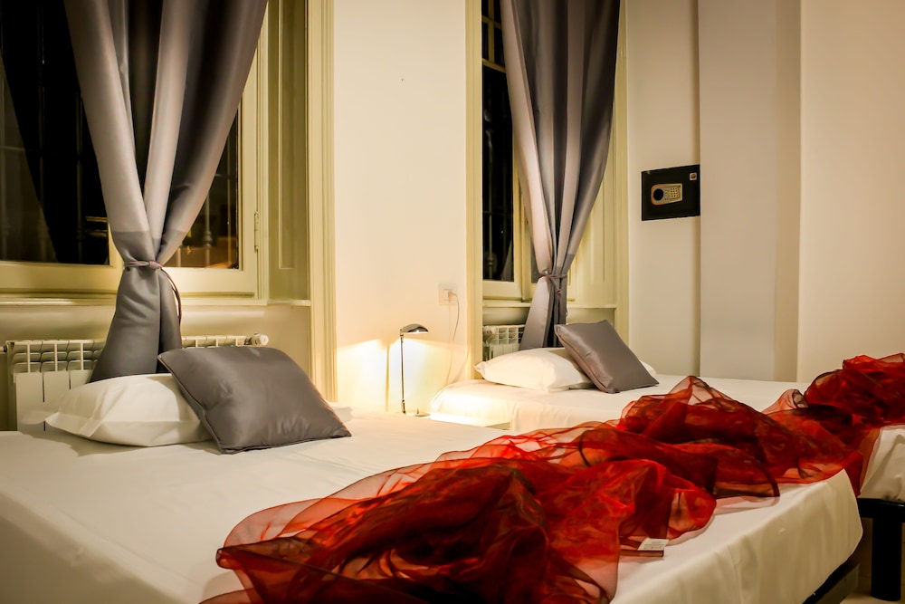 Comfort Triple Room, Private Bathroom (2 letti matrimoniali)