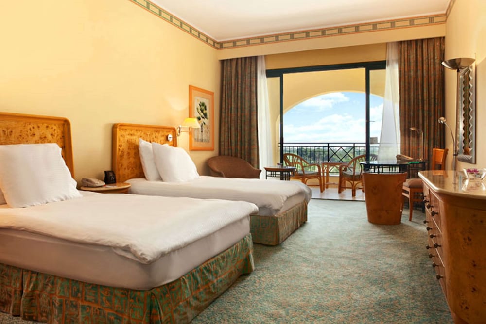 Room, 2 Twin Beds (Pool Floor) - Photo 2