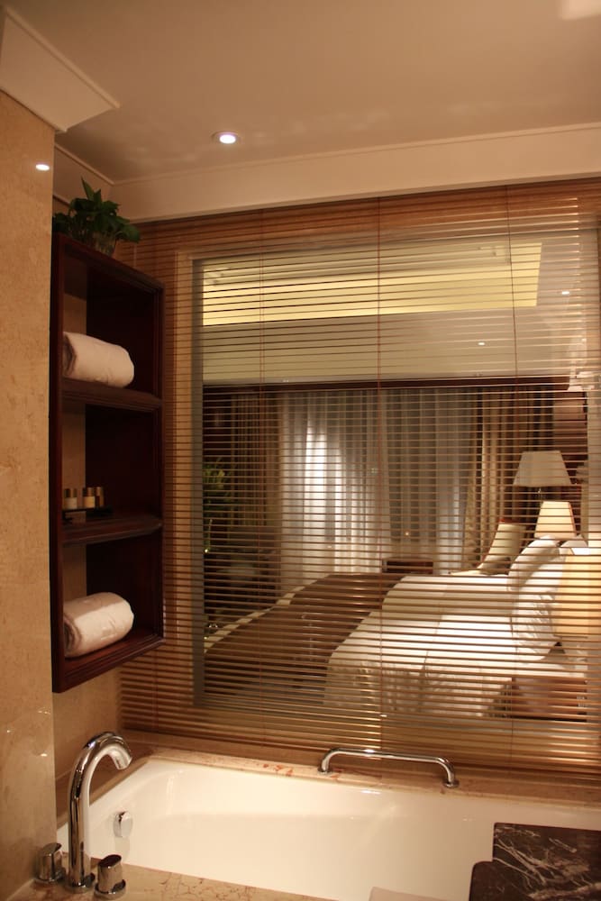 Deluxe Twin Room photo 3
