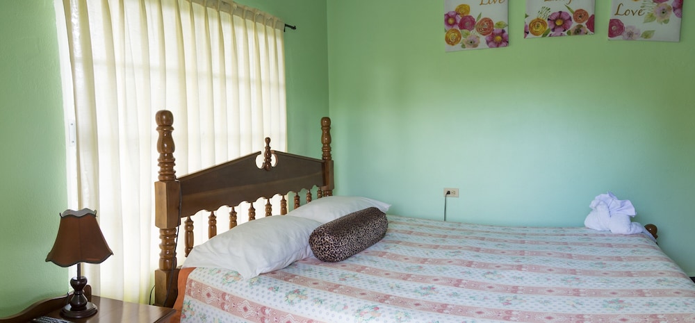 Basic Double Room, 1 Queen Bed, Balcony photo 1