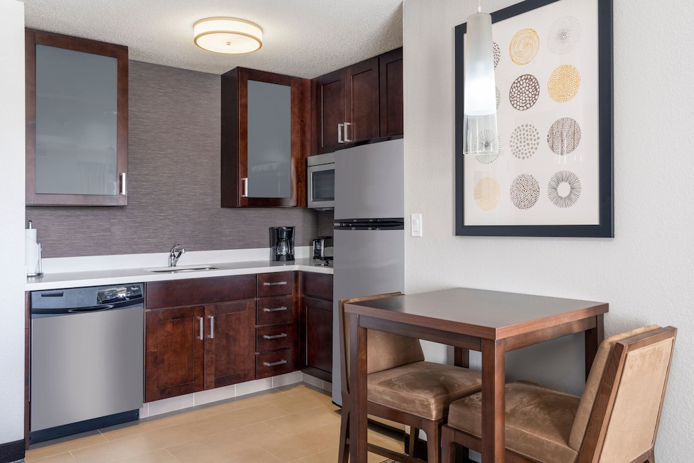 Suite, 1 Bedroom photo 1