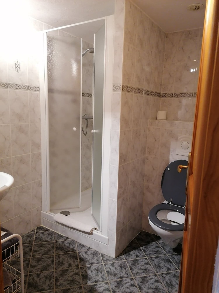 Double Room - Photo 4