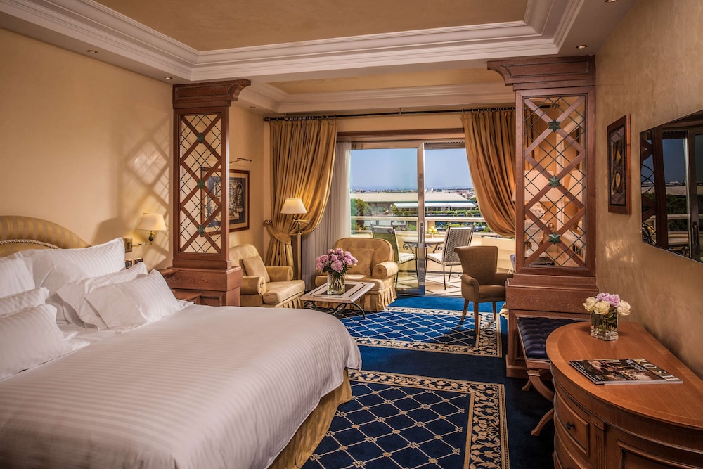 Room, 1 King Bed, (Imperial, Spa and Club Lounge Access