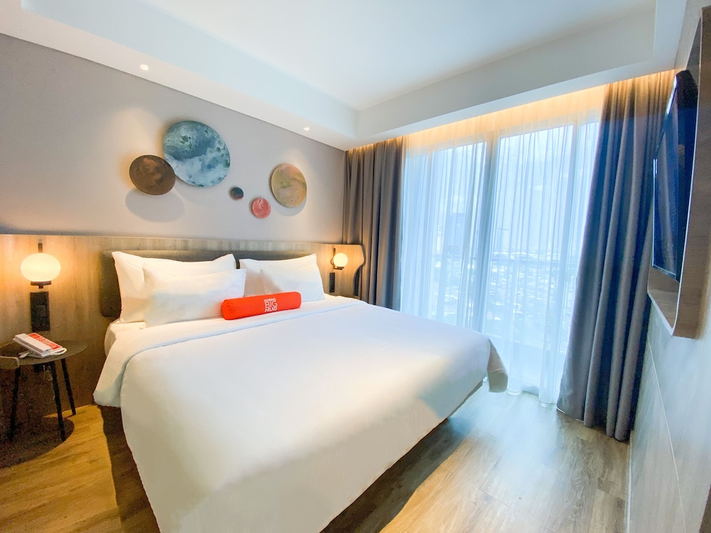 Suite, 1 Bedroom - Photo 1