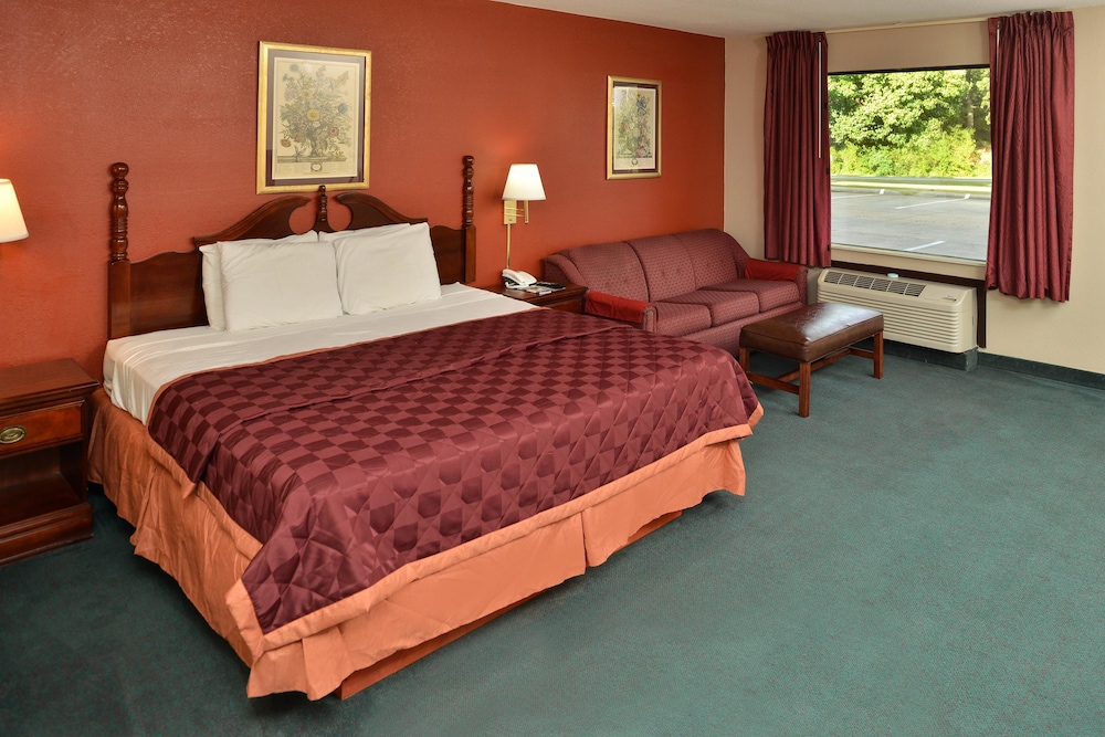Room, 1 King Bed, Non Smoking photo 2