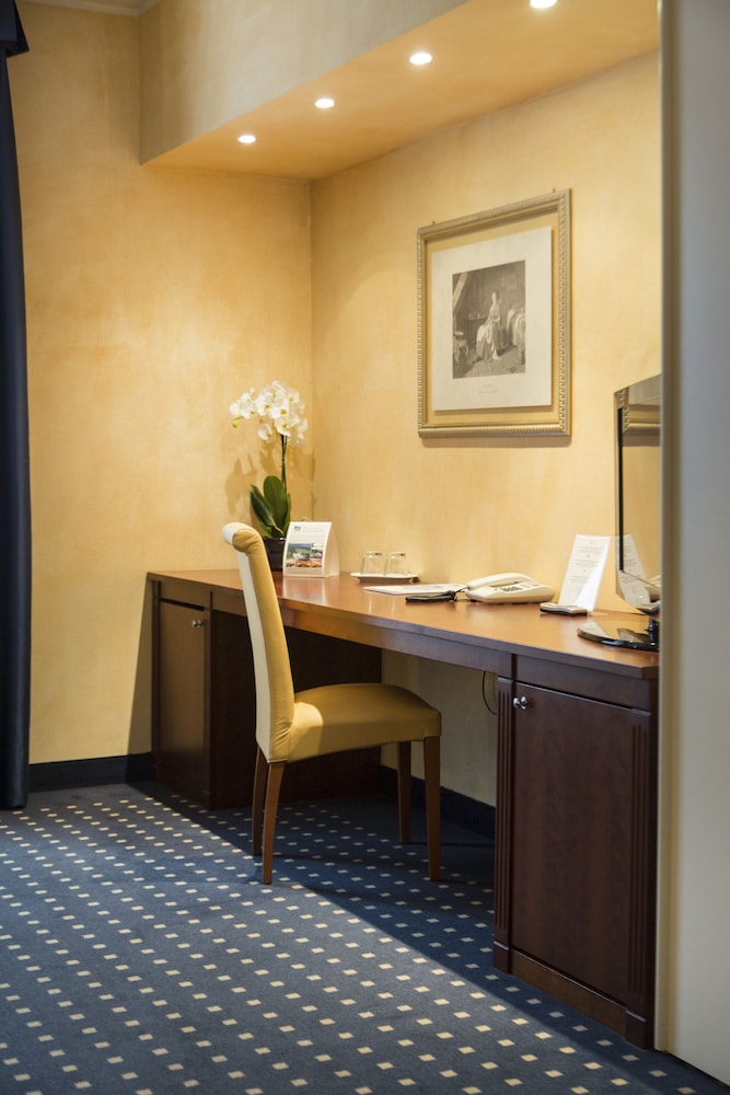 Standard Double Room - Photo 5