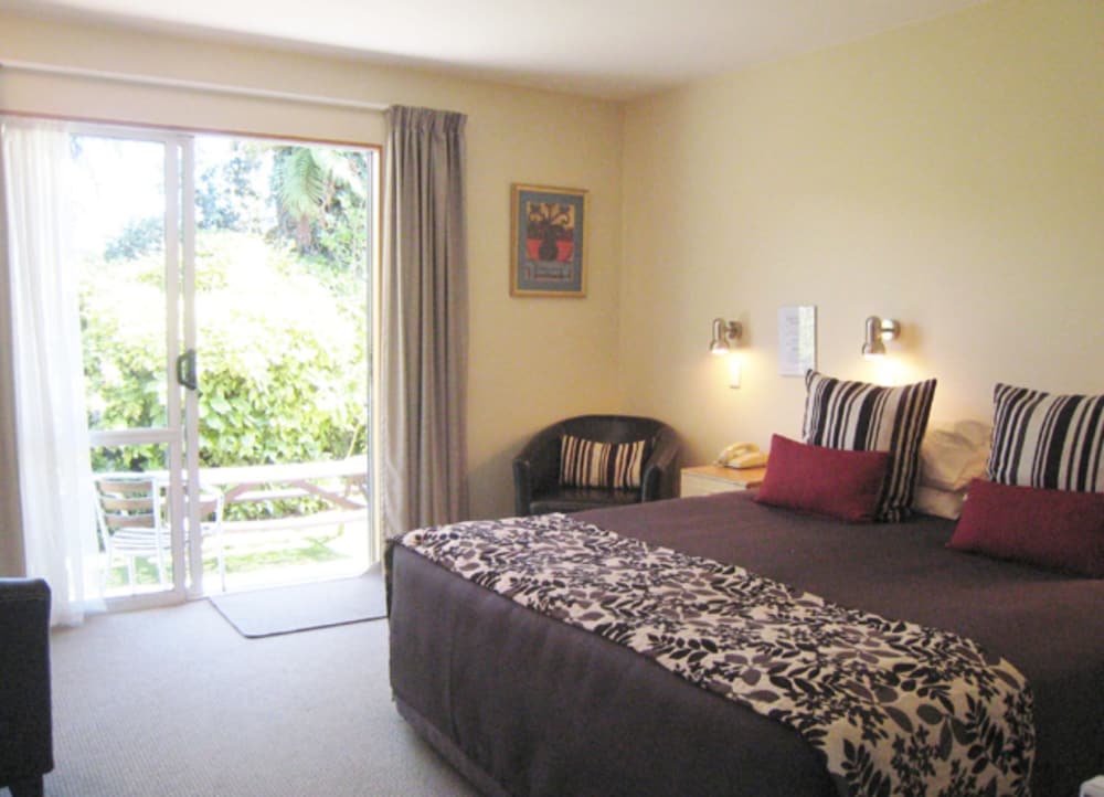 Standard Studio, Non Smoking, Kitchenette (Garden Studio/King) photo 1