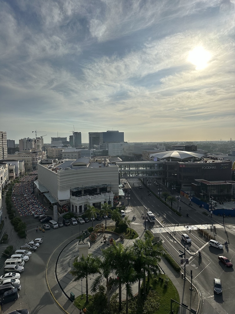 Exclusive Condo, 1 Queen Bed, Accessible, Balcony photo 2
