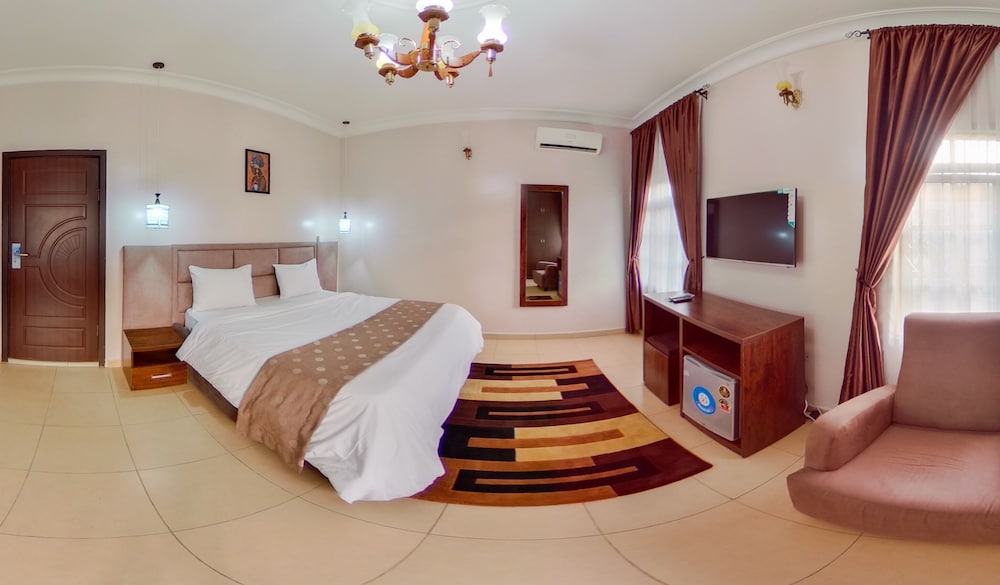 Deluxe Room - Photo 14