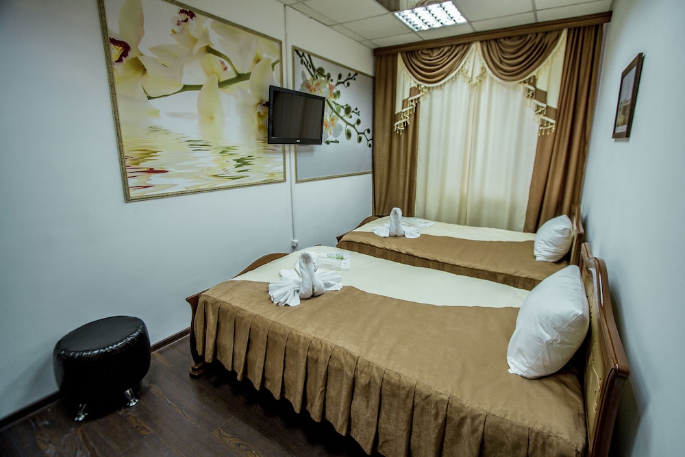 Economy Twin Room, Shared Bathroom (8) photo 3