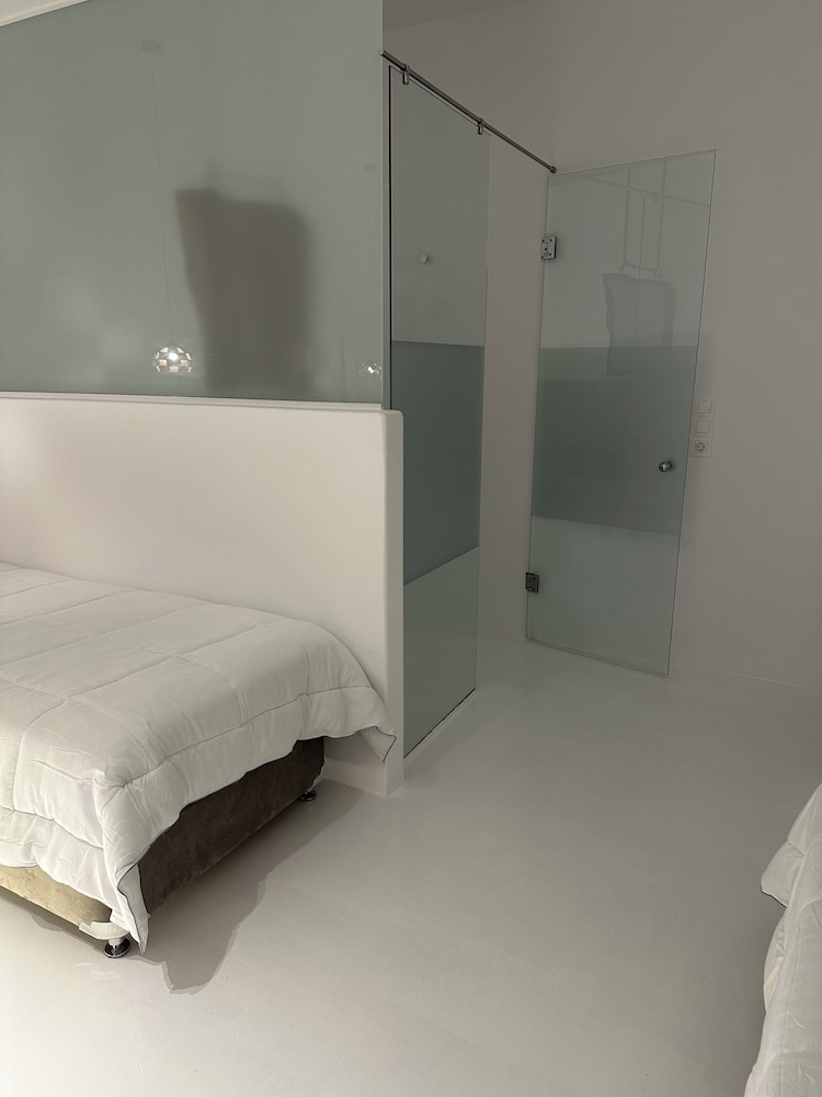 Budget Family Studio - Photo 6