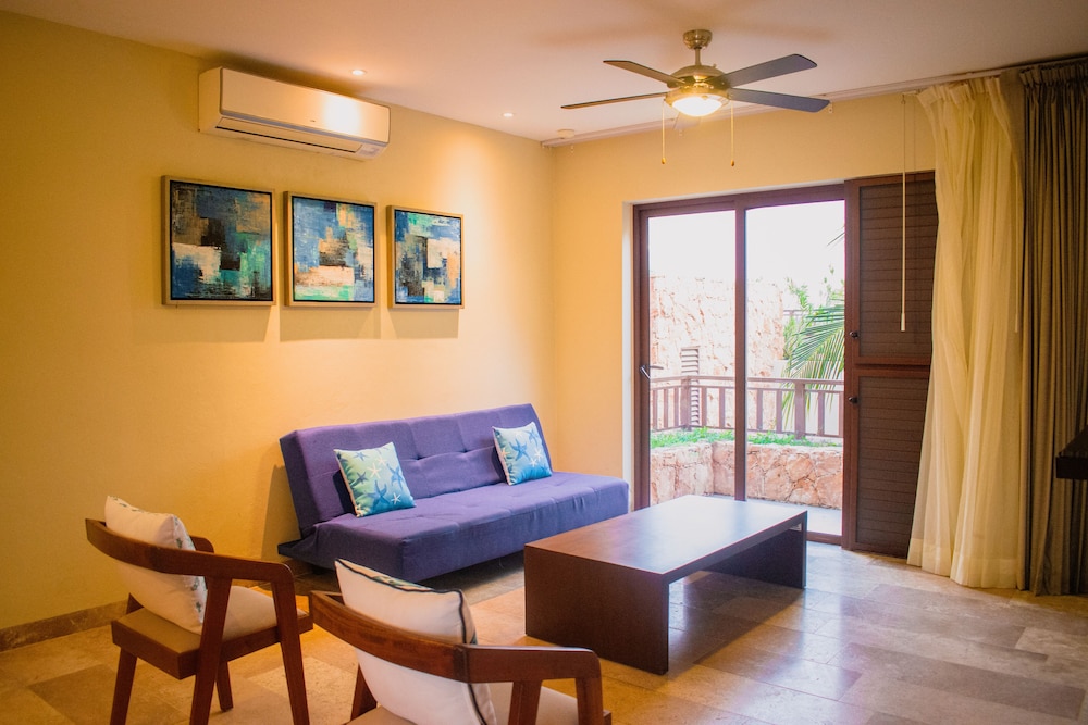 Superior Villa, 1 King Bed with Sofa bed photo 2