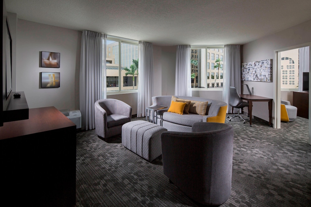 Suite, 1 Bedroom photo 2