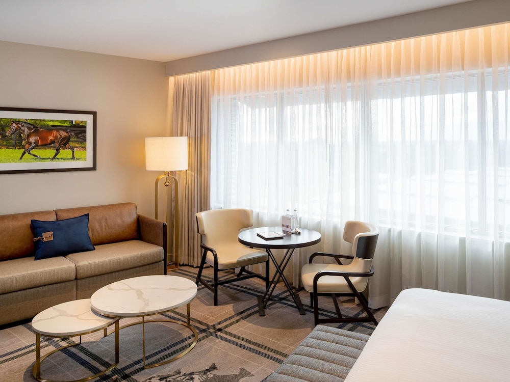 Superior Suite, 1 King Bed photo 3